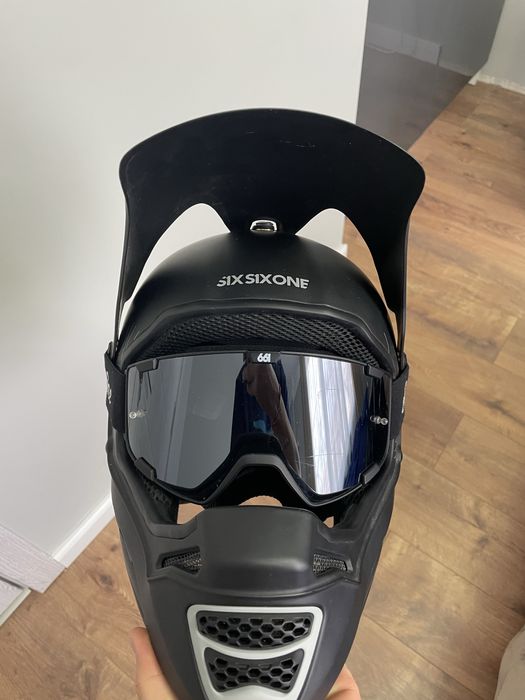 Каска 661 Reset Mips Contour Black ; Очила 661 Radia Goggles Black