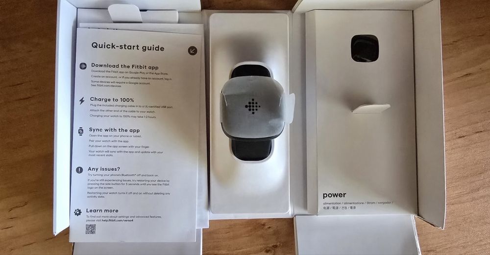 FitBit Versa 4 нов