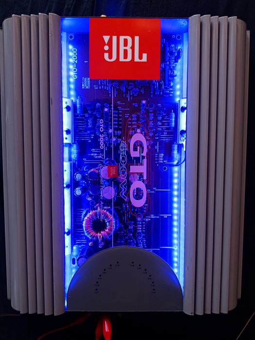 Автомобилен усилвател JBL
