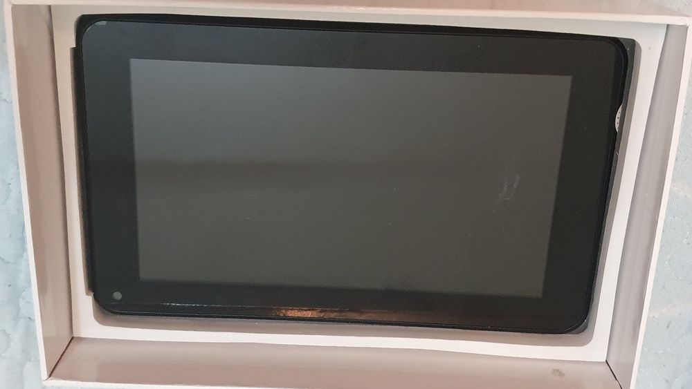 Планшет Elenberg TAB08