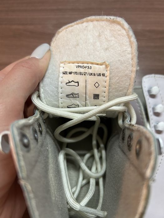 Коньки фигурные белые