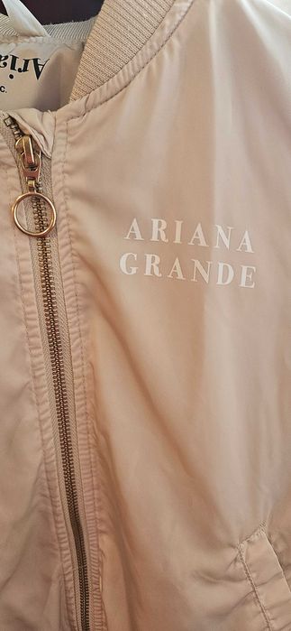 Geaca Ariana Grande pentru fete