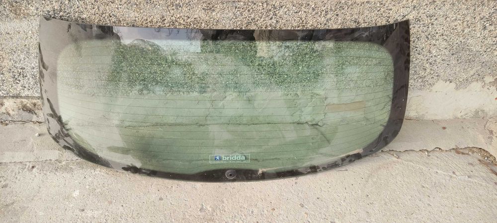 Стъкло за пета врата