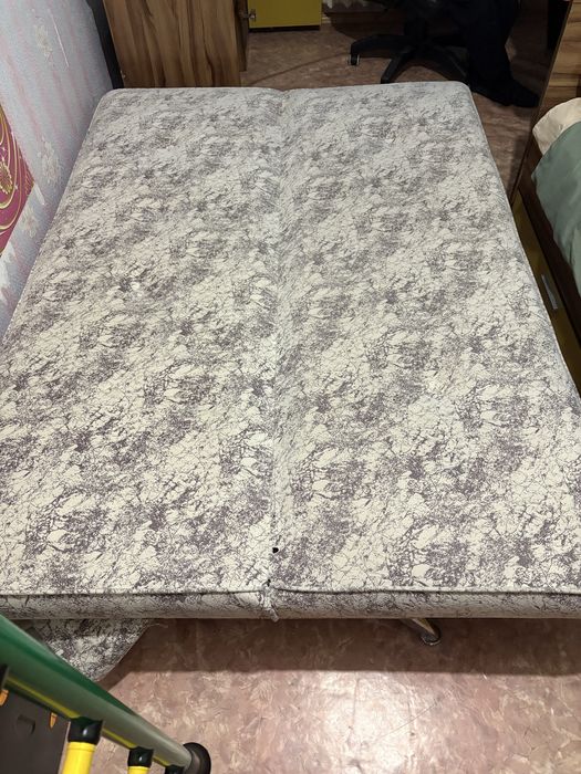 Продам Диван книжка