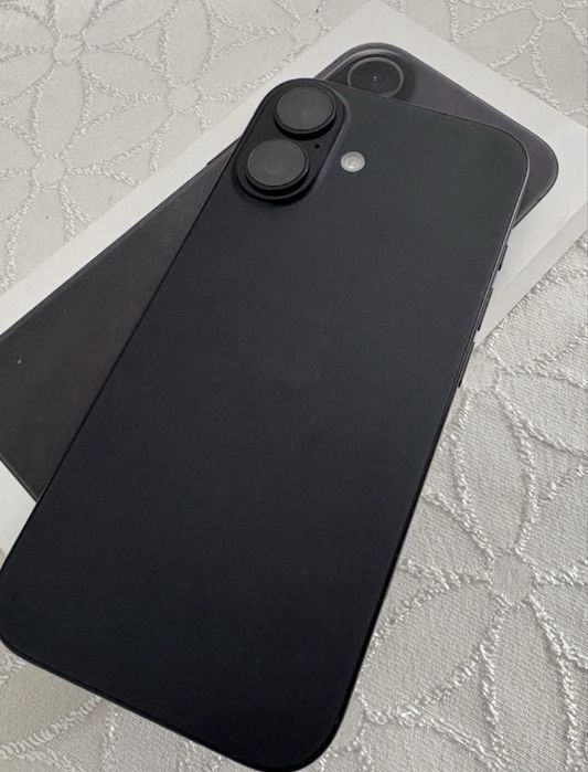 Iphone 16  (айфон)
