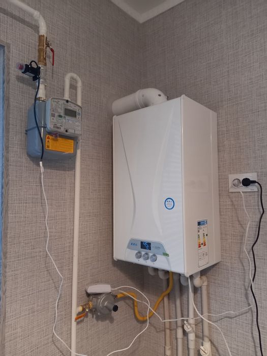 Обмен 18 мкр 3 хона 1 этаж 2та хожатхоналик