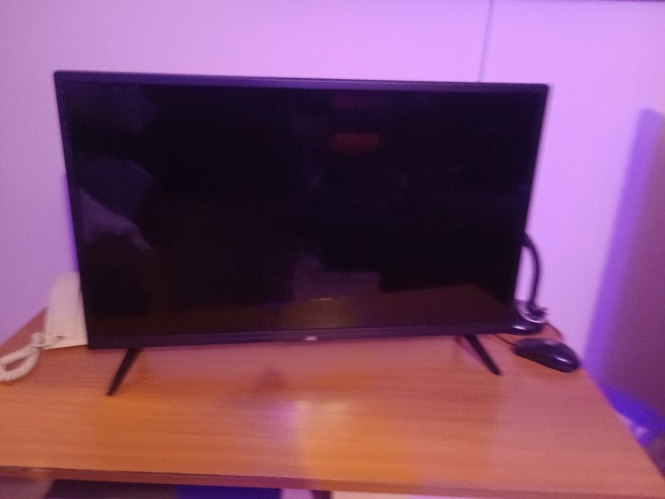 Vînd 4 tv LCD jvc telefunken lg diag 82 și 107