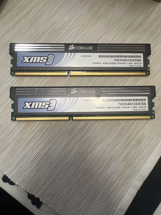 Memorie corsair 4GB (2x2gb)