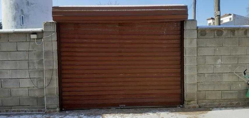 Ролетна гаражна врата