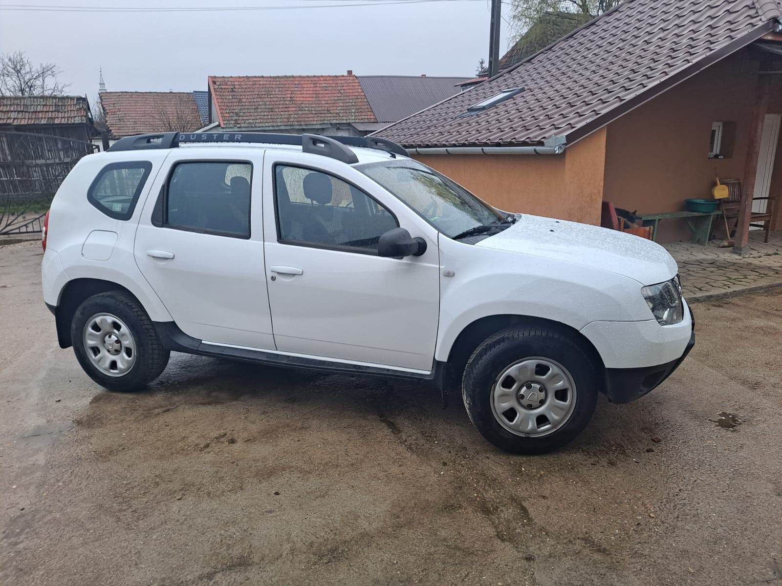 Dacia Duster 2016 Boghis • OLX.ro