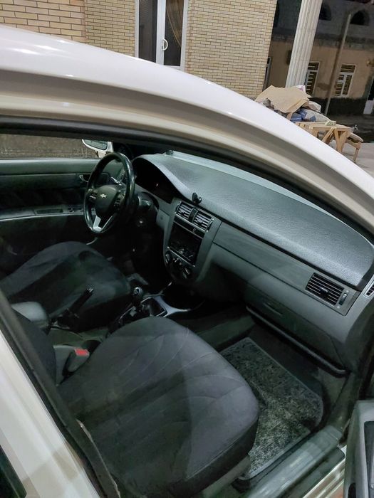 Lasetti 2012 2 pozisa