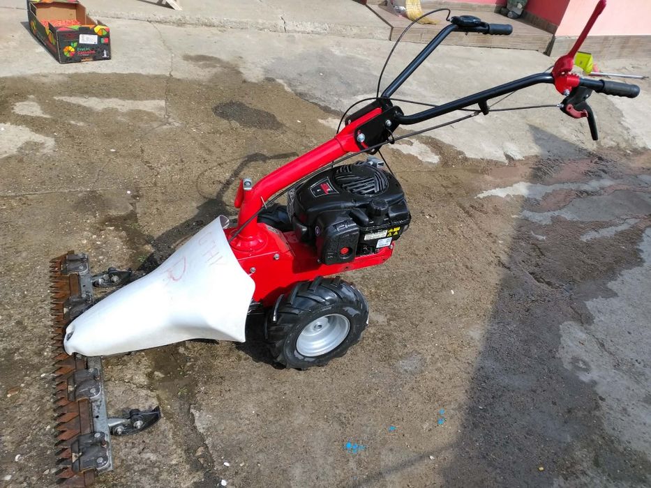 Vând motocoasa Rotak