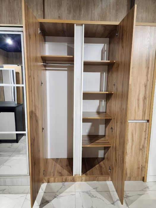 Шкаф распашной НА СКИДКЕ!