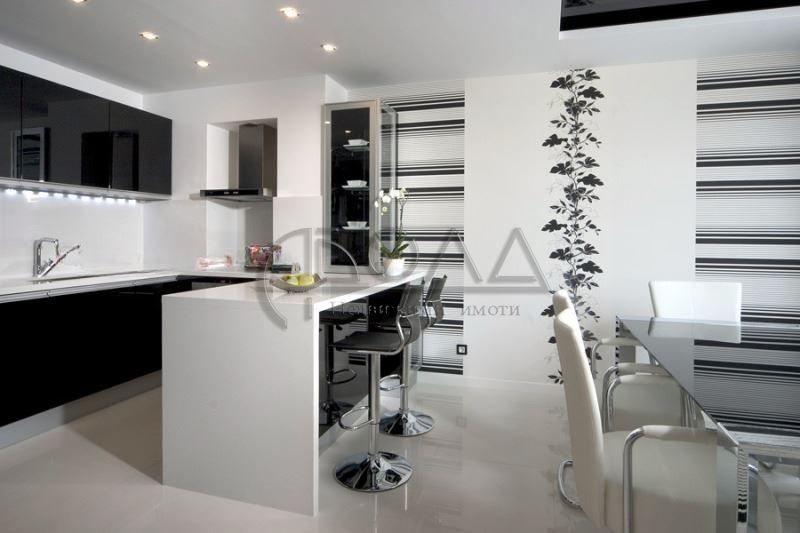 Продава се Тристаен апартамент в София, Витоша - 105 кв.м за 2750 €/кв.м - Снимка #4