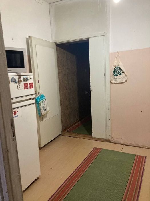 4/2/5 (2 этаж). Сергели 2. Квартира 92 м², дом панельный. Метро 500 м