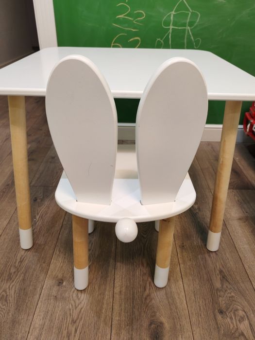 Детский стол и стульчик