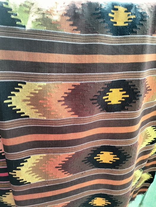 Covoare din lana si penea, țesute de mana