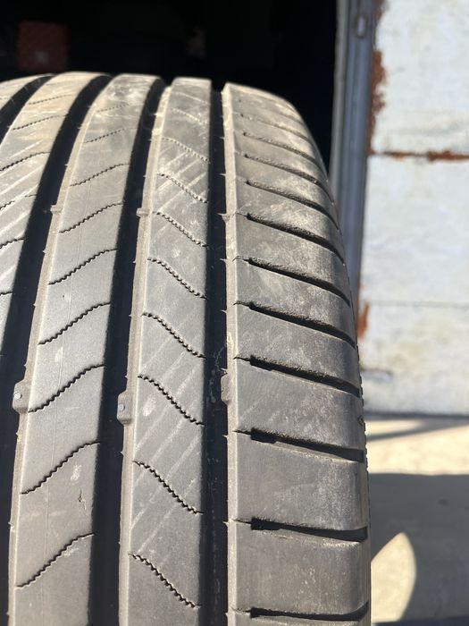 2 бр. летни гуми 225/45/17 Bridgestone DOT 0723 5,5 mm