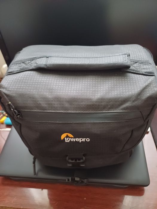 Canon 5D mark2 с двумя объективами.