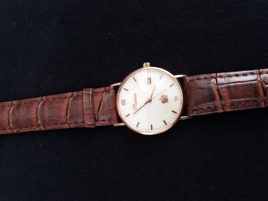 Продам золотые часы!