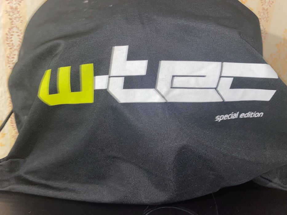 Карбонова каска W tec special edition  XL