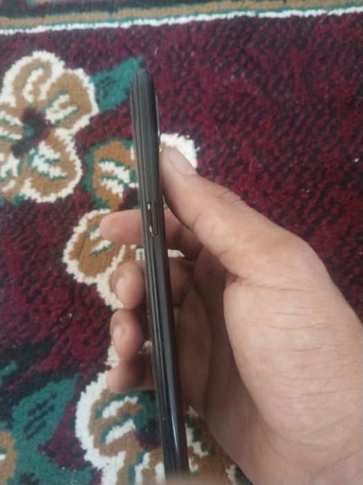 Arzonchi telefon sotiladi
