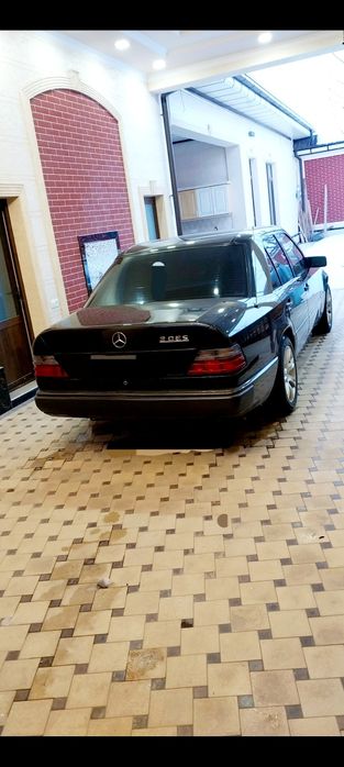Mersades Benz transport avtomashina