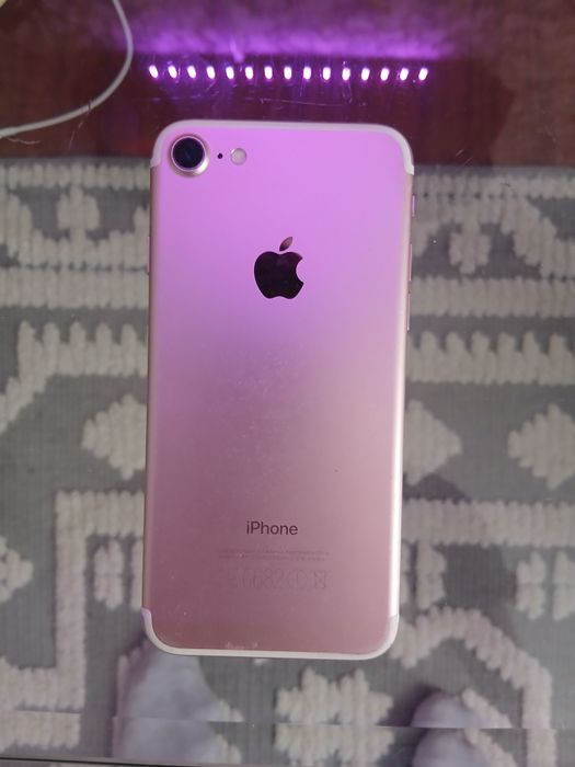 IPhone 7 rose impecabil