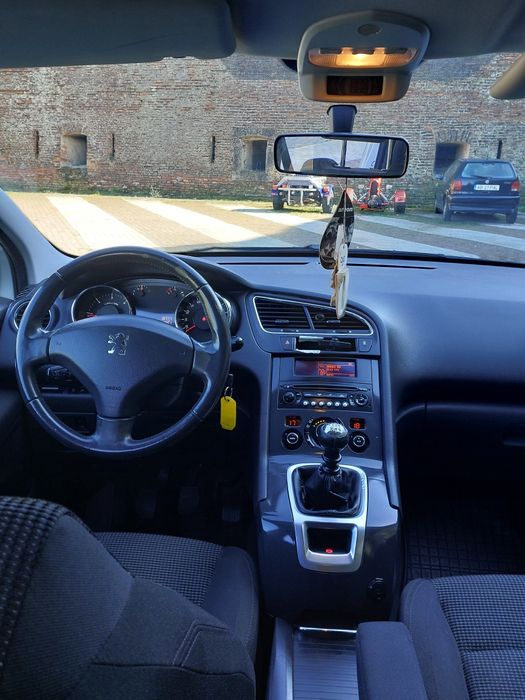 Vând Peugeot 5008  7 locuri