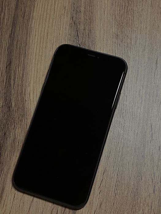 iPhone 11 64GB черный