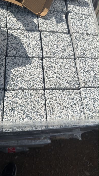 Продам брузчатку 10*10 новые 65 кв.м