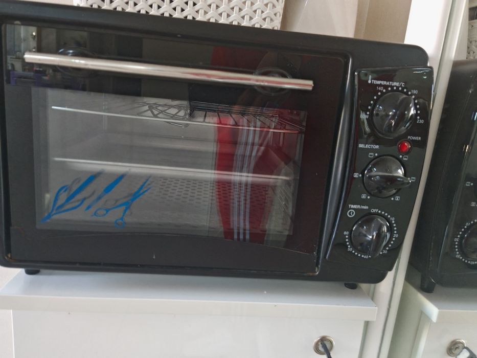 Vând sterilizator cu aer cald !