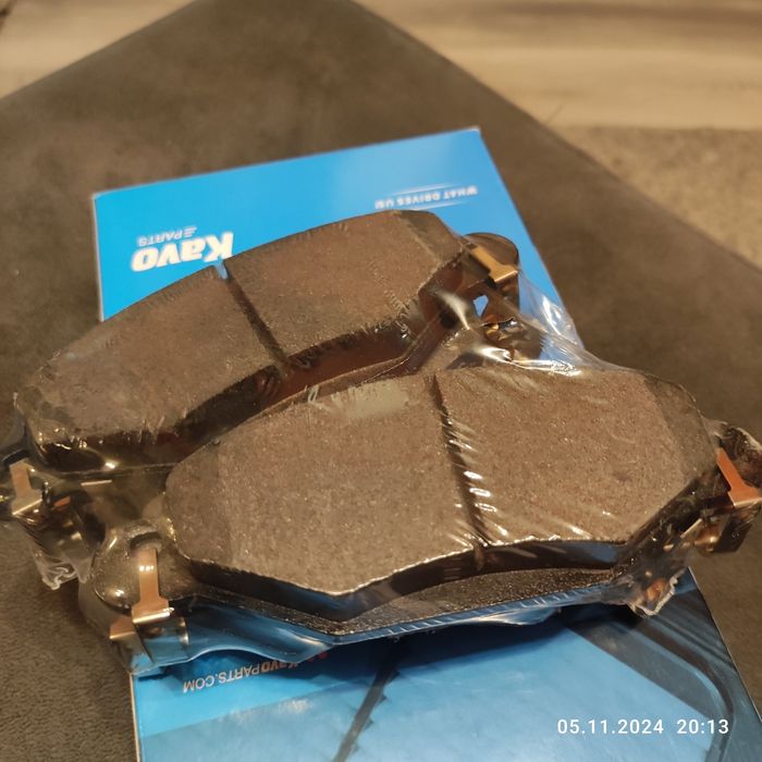 Продавам филтри и накладки