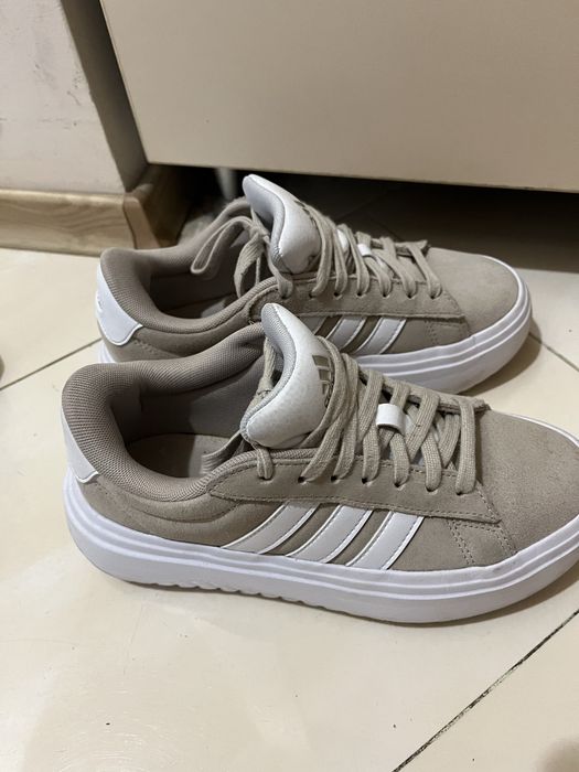 Маратонки Adidas