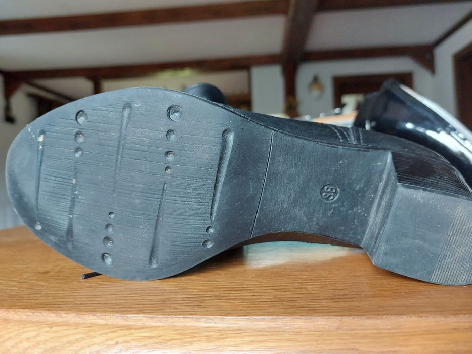 Pantofi din piele