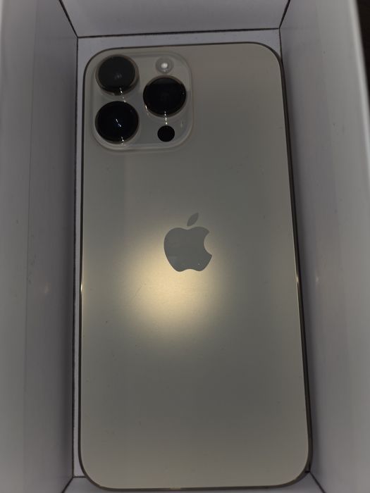 Sticla spate + carcasa iphone 14 pro max  gold