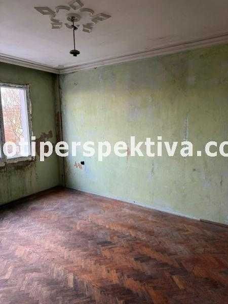 Продава се Тристаен апартамент в Пловдив, Кючук Париж - 90 кв.м за 794 €/кв.м - Снимка #3