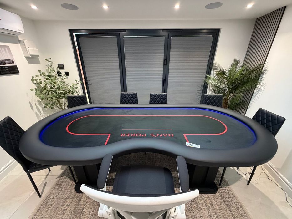 Club de Poker Bucuresti CustomTables.eu Texas Omaha mese poker scaune poker jetoane poker fabricant Bucuresti customizat stoc 47 buc urgent