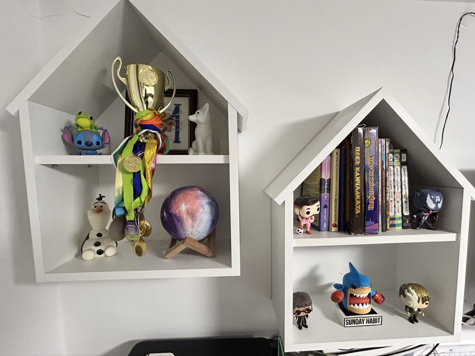 Детски дървени къщички-етажерки