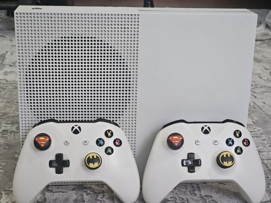 Xbox one S 1Tb памятью