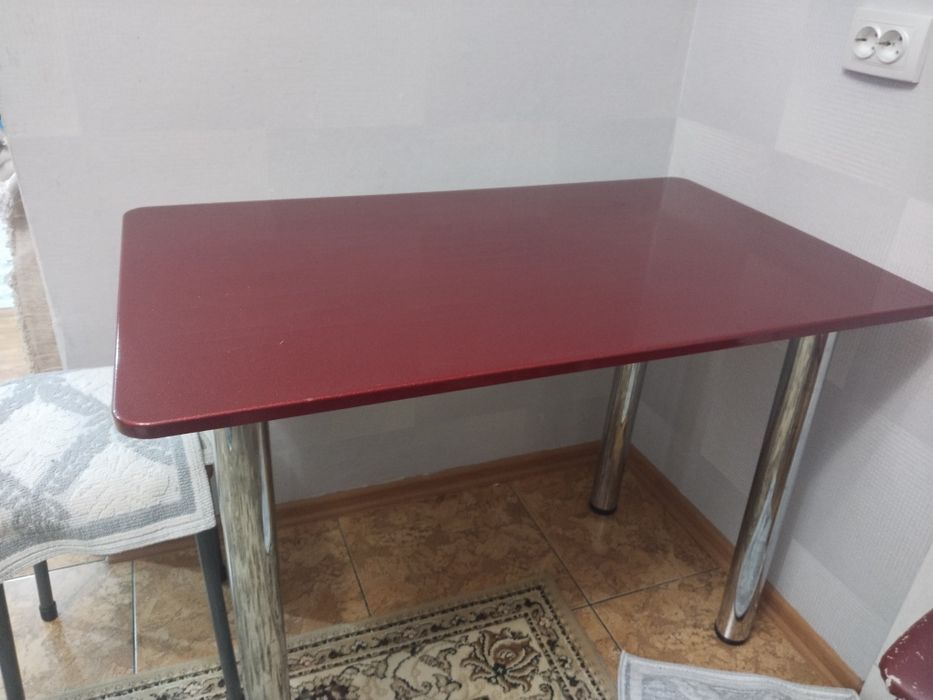 Продам куханый стол