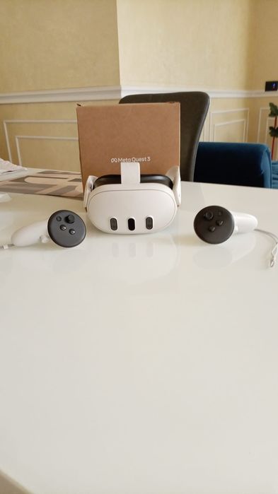 Vând VR Meta Quest 3