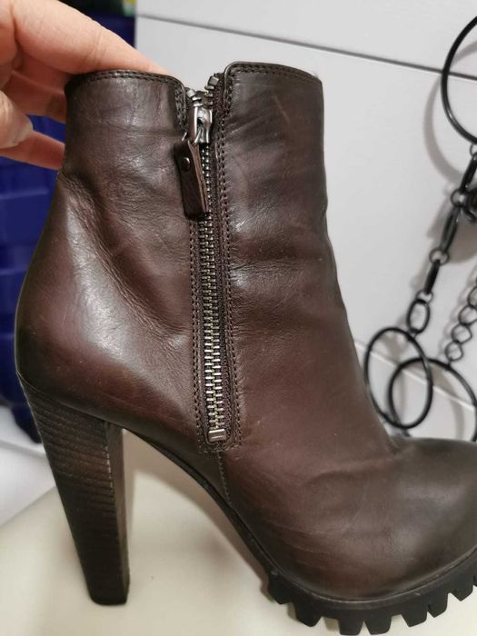 Демисезонные сапожки на платформе