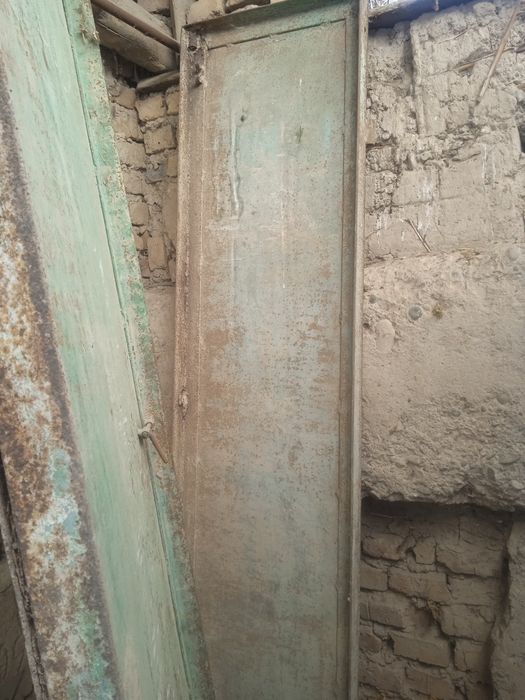 Темір есік сатылады.