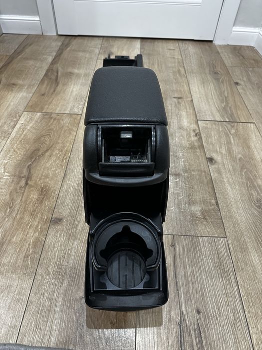 Подлокотник для пассат б3/б4