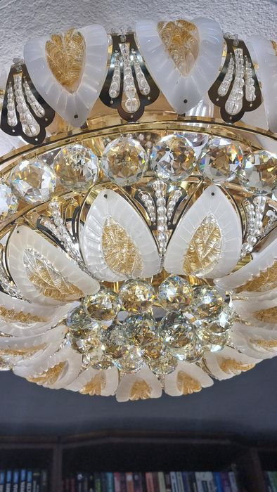 Люстра стеклянная