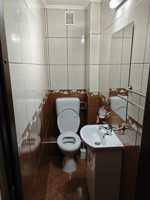 Închiriez apartament 3 camere