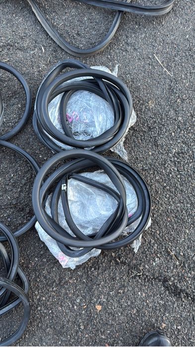 Уплотнитель двери на Lexus  RX 2 поколение