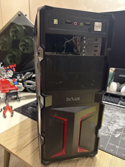 PC AMD FX 8350 NVIDIA GeForce GT 730 2GB DDR3 16GB ram 1600mhz sursa Corsair TX850M Gold