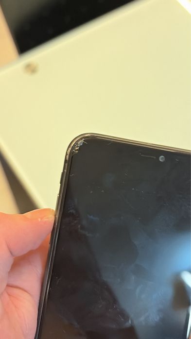 iPhone 11 телефон